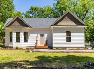 114 E McGee St, Honea Path, SC 29654