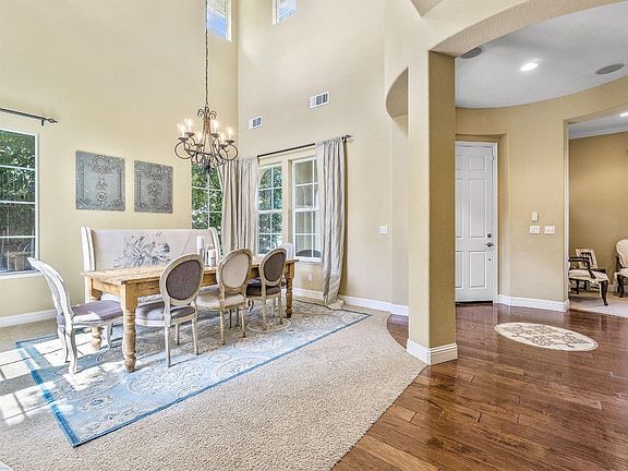 4th image of 6521 Preston Way