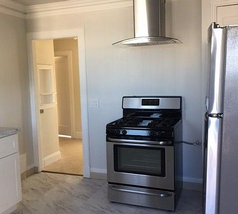 4th image of 128 Lorton Ave APT 2