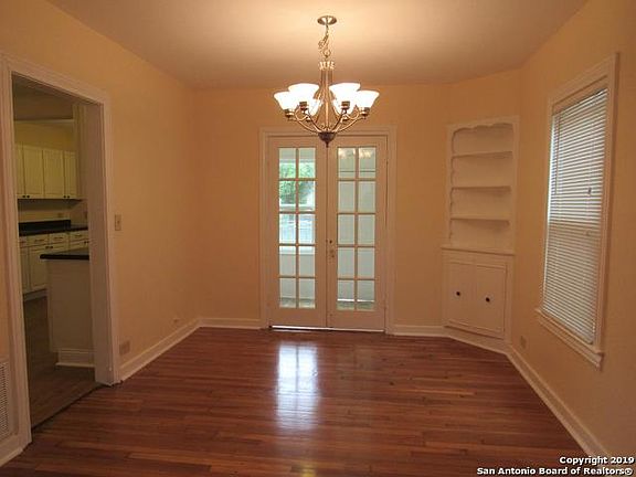 3rd image of 2220 W Mistletoe Ave #2220