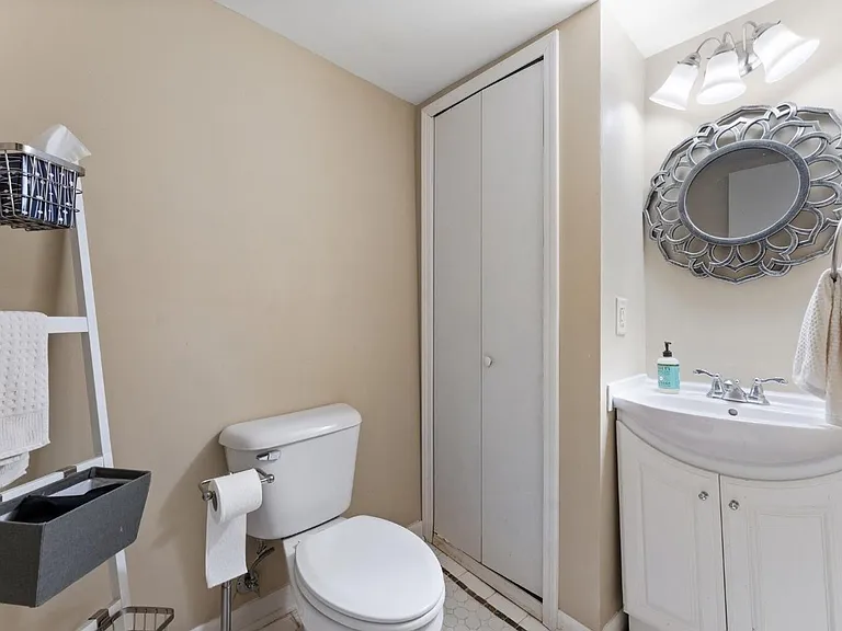 308 Erie St — Photo 19