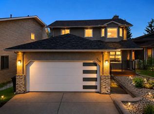 256 S Riverside Mews SE, Calgary, AB T2C3Y8