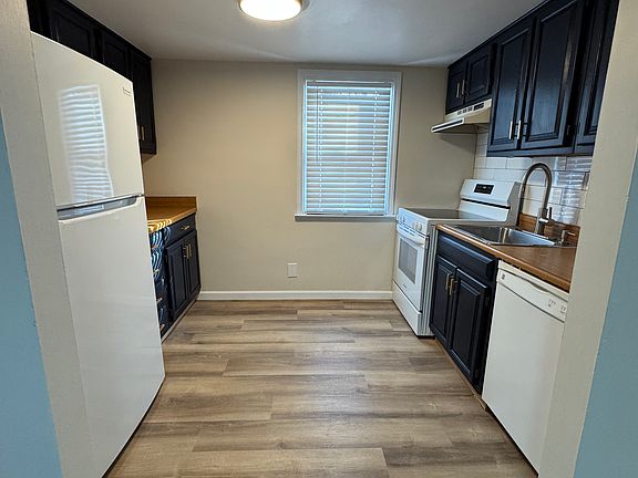 2nd image of 412 Pershing Dr #B