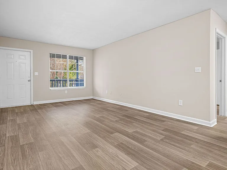 Castle Creek Apartments: Welcome Home to Comfort and Premier Living in Decatur, GA — Photo 27