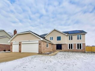 673 N Newkirk Ln, Palatine, IL 60074