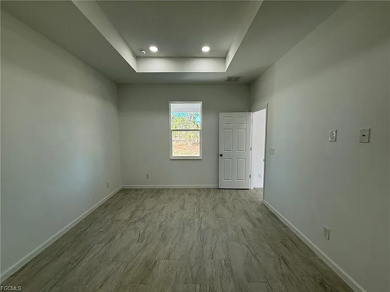 1115 Cove St E — Photo 19
