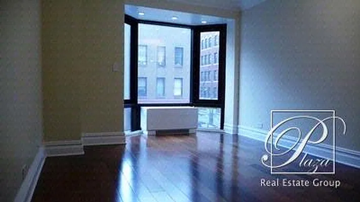 Rented by Plaza Real Estate Group | media 22