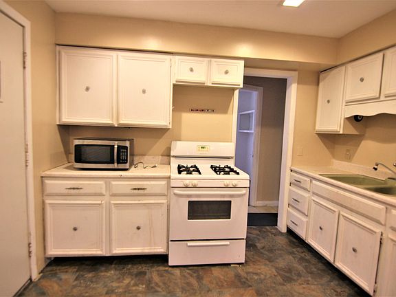 2nd image of 408 W Columbia Ave