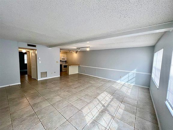 3rd image of 415 Lakeview St APT 2
