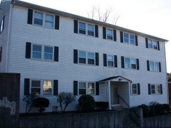 201 Pearce St APT 3W, Fall River, MA 02720