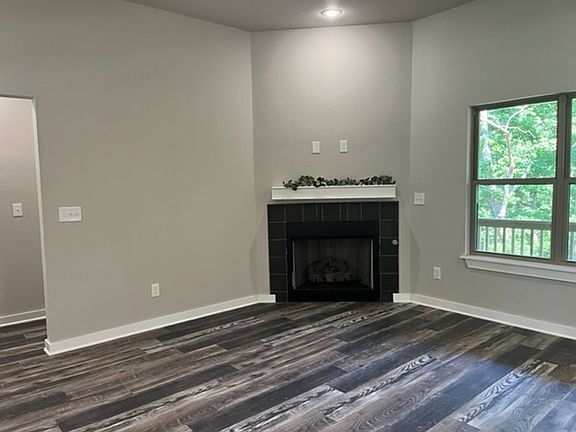 4th image of 14 Banff Ln