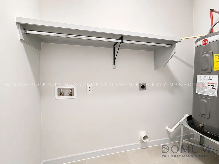 921 Jay Ave #11 — Photo 4