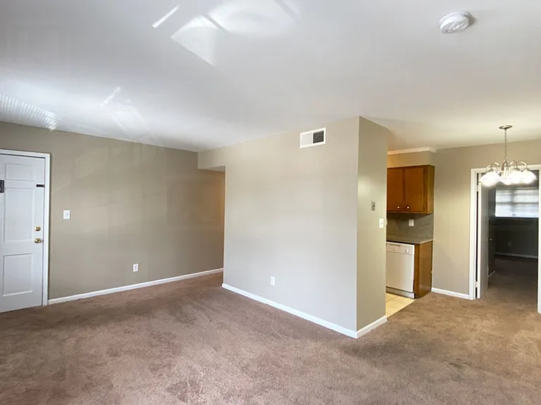Club View Apartments — Photo 15