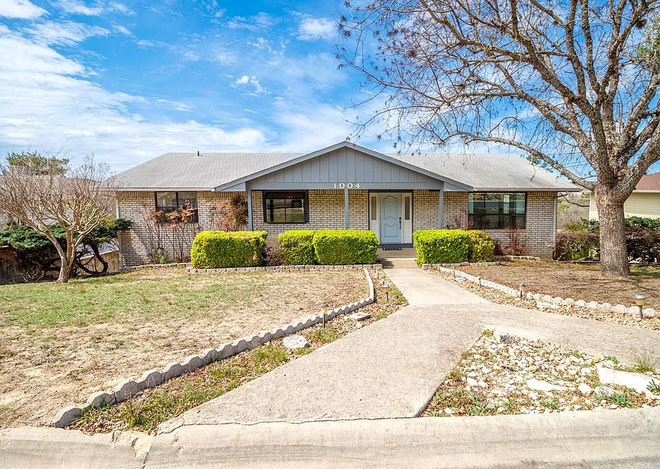 1st image of 1004 N Linda Joy St