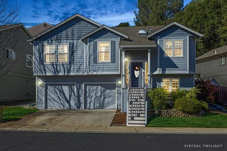 1st image of 207 Hidden Glen Dr