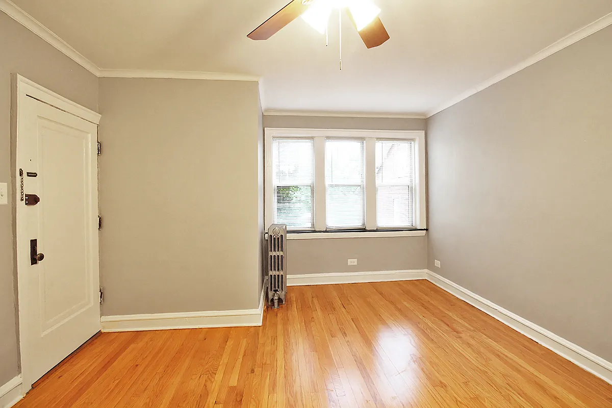 1530-1532 N. Austin Blvd. — Photo 4