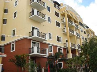 8390 SW 72nd Ave APT 415, Miami, FL 33143