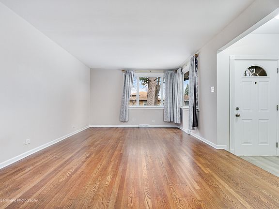 4th image of 4331 Mann St