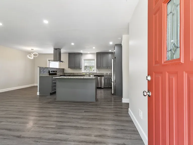 314 Martha Lee Dr — Photo 5