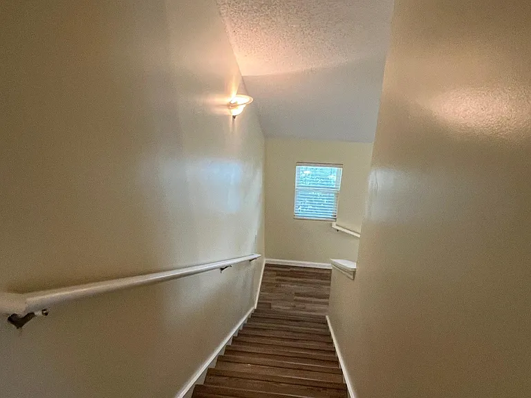 421 Bridgewater Way — Photo 16