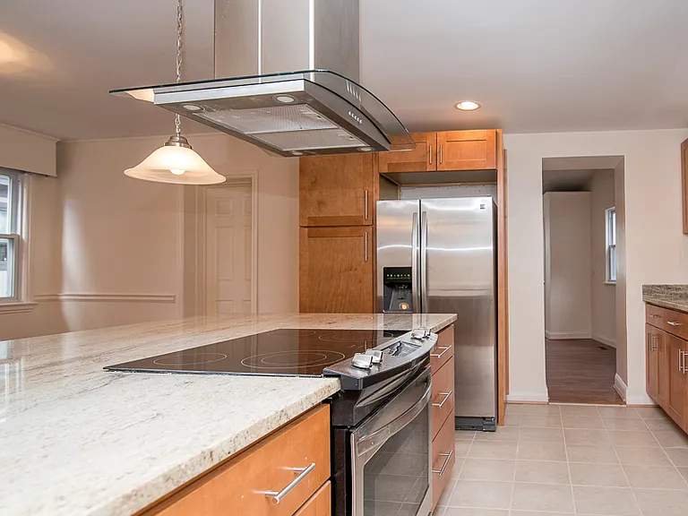 1731 Taylor St NW — Photo 4