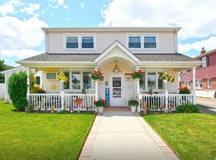 418 Warwick Rd, East Meadow, NY 11554