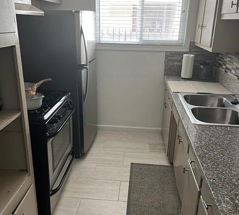 5th image of 137 N Eastwood Ave APT 9