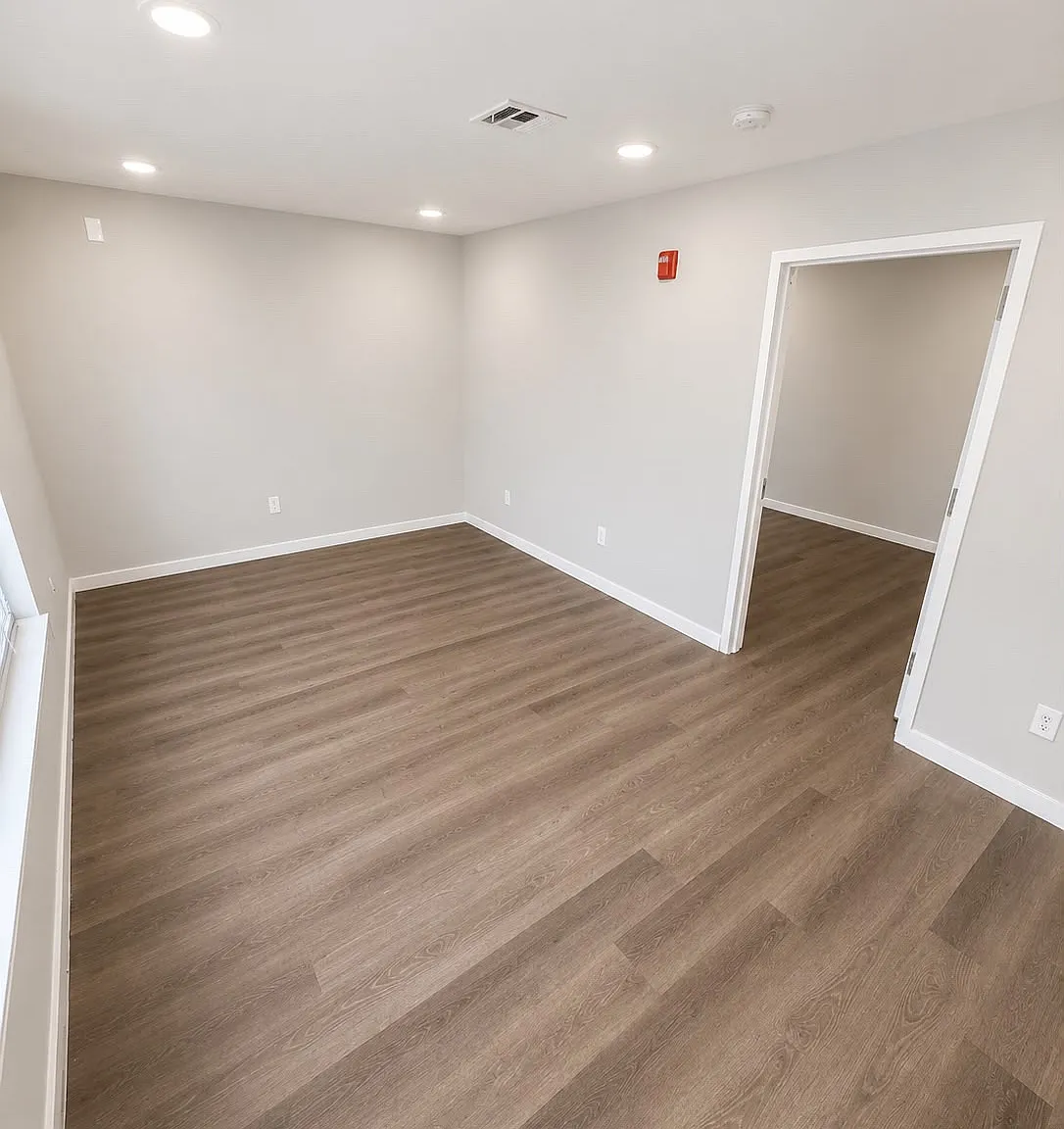 1 bed, $1,718 — Photo 4