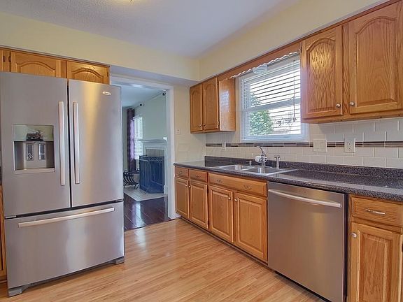 5th image of 78 W River View Dr
