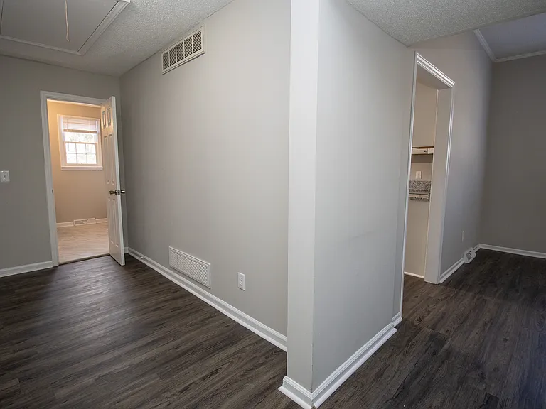 1420 Franklin St — Photo 12