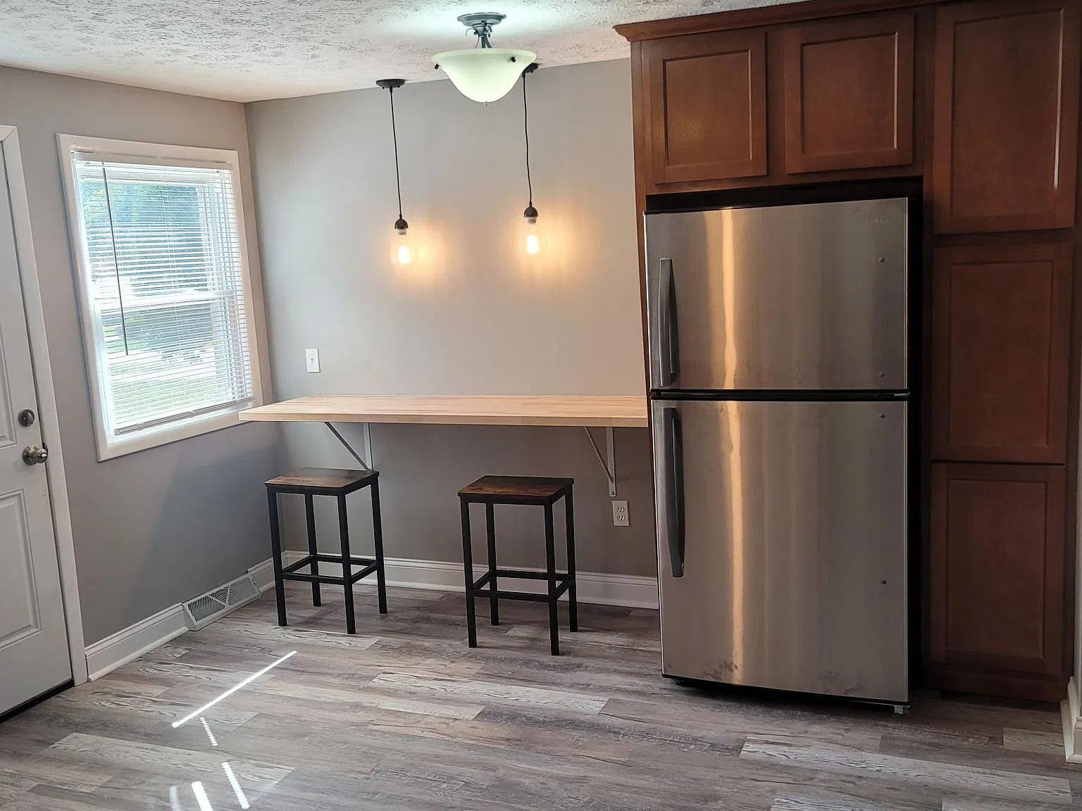 2 bed, 1000 sqft, $1,195 — Photo 4