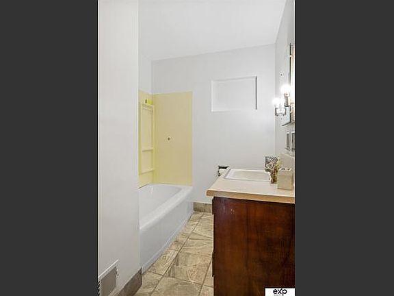 2nd image of 3502 Drexel St
