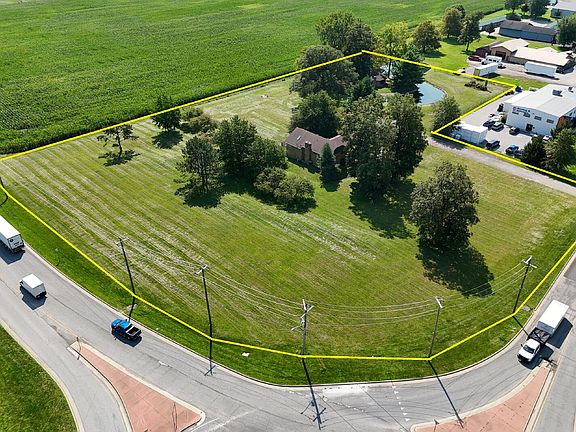 3rd image of 4947 N Graham Rd