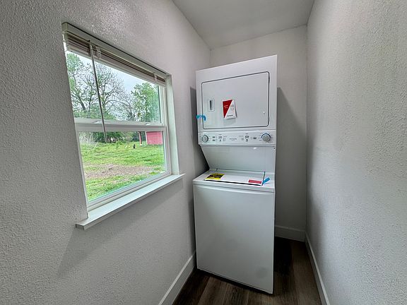 5th image of 1704 Dalhart St
