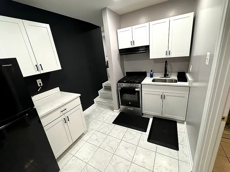 1604 Woodhill Ct — Photo 30