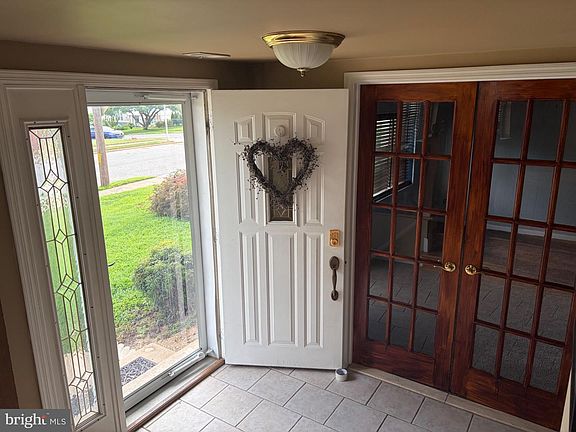 3rd image of 803 Rennard Cir