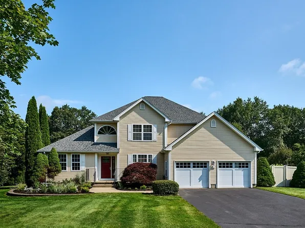 114 Woodland Dr, Northampton, MA 01062