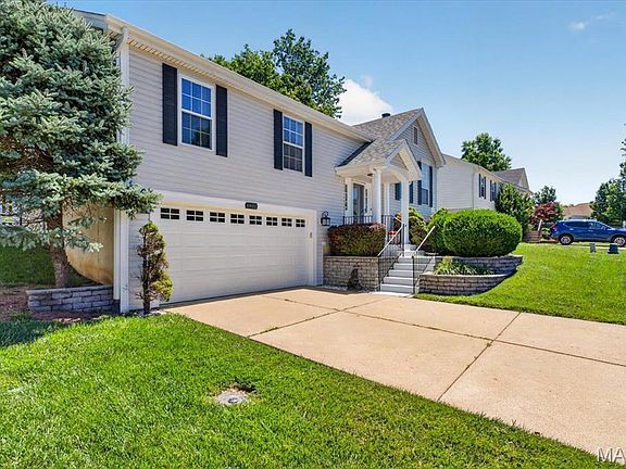 2nd image of 1815 Fox Pointe Dr