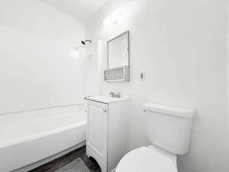 1497 W 29th St #3 — Photo 18