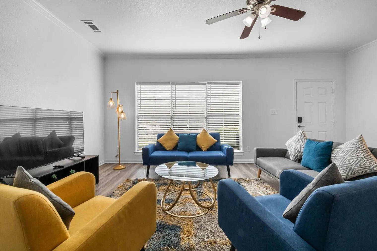 4 bed, 2.0 bath, $3,688 — Photo 3