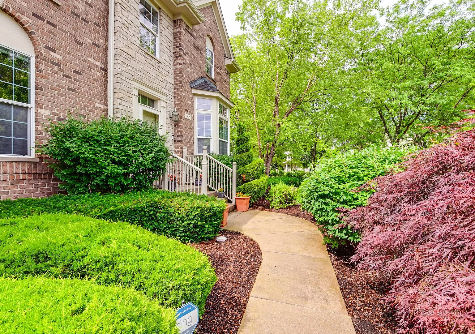4 bed, 4.5 bath, 4093 sqft, $5,500 — Photo 4