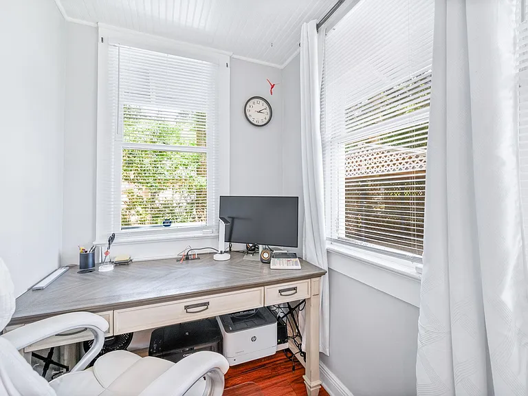 7 Park Ave — Photo 24