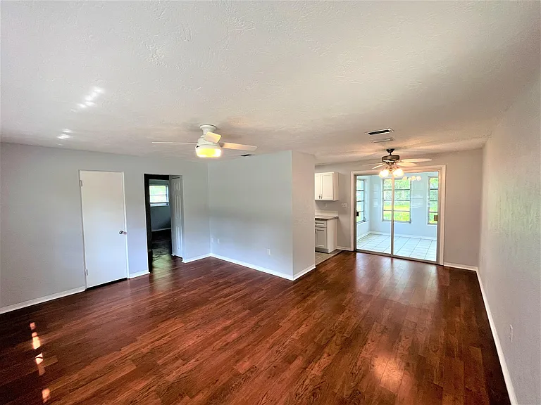 305 Trudgeon Dr — Photo 12