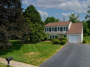 10 Carlisle Ct, Manalapan, NJ 07726