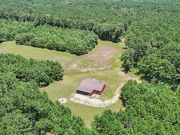 3rd image of 4056 Tanglewood Rd