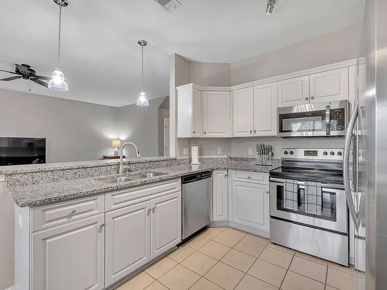 407 Normandy Cir — Photo 20