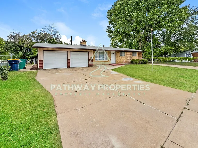 518 Vickie Ln — Photo 2