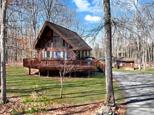 125 Weasel Rd, Dingmans Ferry, PA 18328