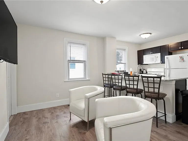 16 Governor St #1 — Photo 4