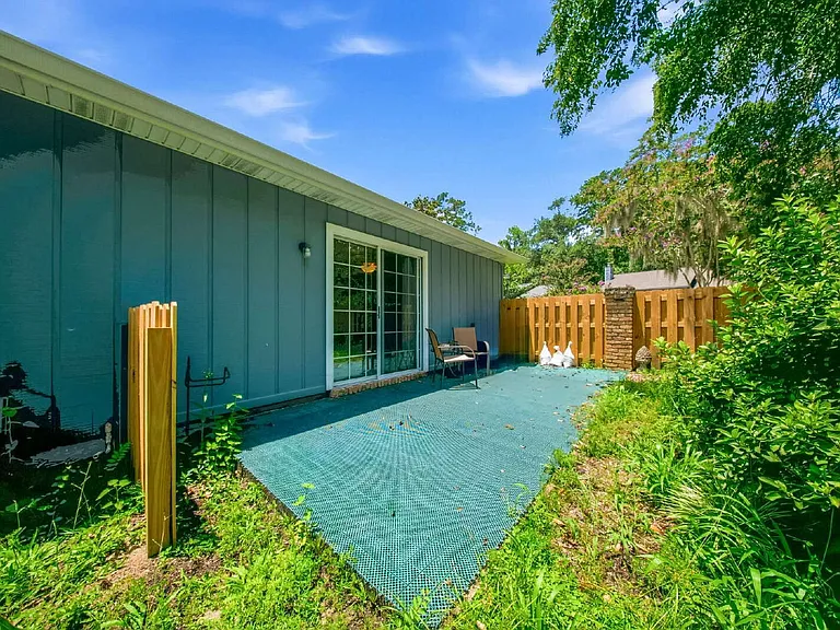 1402 Sturbridge Pl — Photo 26